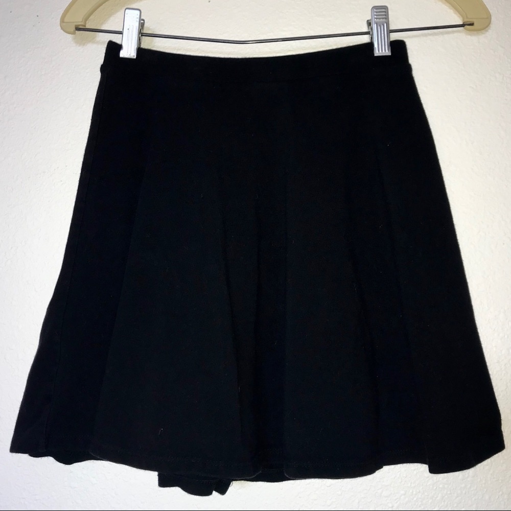 Black Forever 21 Mini Skirt - Picture 2 of 3